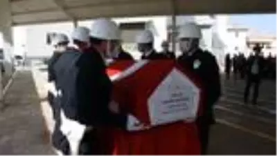 Son dakika haber | Kalp krizi geçiren Gaziantep Emniyet Müdür Yardımcısı Nadirgil vefat etti Son dakika haber | Kalp krizi geçiren Gaziantep Emniyet Müdür Yardımcısı Nadirgil vefat etti