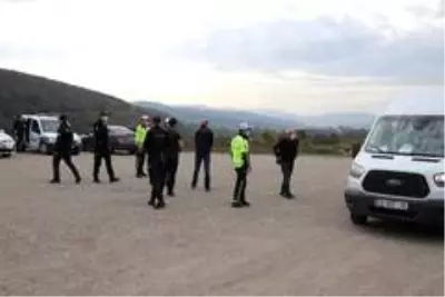 Son dakika haberi... Karantina sürelerinin bitmesine 3 saat kala polis uygulamasında yakalandılar Son dakika haberi... Karantina sürelerinin bitmesine 3 saat kala polis uygulamasında yakalandılar