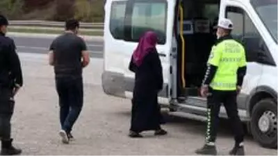 Son dakika haberi... Karantina sürelerinin bitmesine 3 saat kala polis uygulamasında yakalandılar Son dakika haberi... Karantina sürelerinin bitmesine 3 saat kala polis uygulamasında yakalandılar