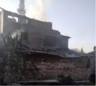 Kütahya'da 2 katlı ev yandı Kütahya'da 2 katlı ev yandı
