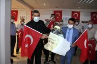 Son dakika haber: Macron ve Wilders'in posterleri yırtıldı Son dakika haber: Macron ve Wilders'in posterleri yırtıldı