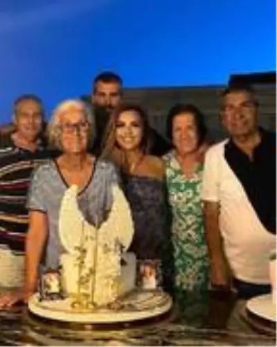 Oyuncu Saruhan Hünel ile şarkıcı Aslı Hünel kardeşlerin babaları hayatını kaybetti Oyuncu Saruhan Hünel ile şarkıcı Aslı Hünel kardeşlerin babaları hayatını kaybetti