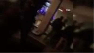 - 'Polis göremez deyip' sosyal mesafeyi hiçe saydılar - 'Polis göremez deyip' sosyal mesafeyi hiçe saydılar