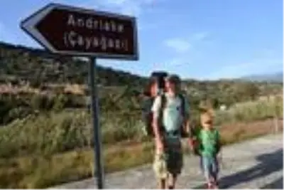 Rus biyolog, 5 yaşındaki oğluyla Likya Yolu'nda yürüyor Rus biyolog, 5 yaşındaki oğluyla Likya Yolu'nda yürüyor