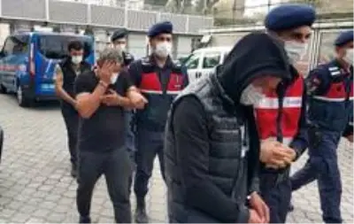Samsun'da esrarla yakalanan 3 kişi serbest bırakıldı Samsun'da esrarla yakalanan 3 kişi serbest bırakıldı