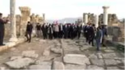 Son dakika haberi | Sanayi ve Teknoloji Bakanı Varank, Laodikya Antik Kenti'ni ziyaret etti Son dakika haberi | Sanayi ve Teknoloji Bakanı Varank, Laodikya Antik Kenti'ni ziyaret etti