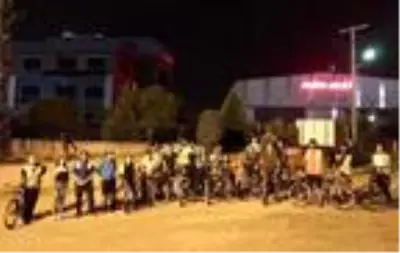 Sanayideki sahipsiz hayvanları beslemek için pedal çevirdiler Sanayideki sahipsiz hayvanları beslemek için pedal çevirdiler