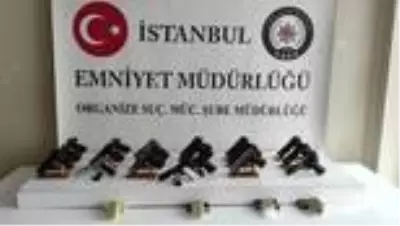 Silah kaçakçılığına yönelik operasyonda yakalanan 2 şüpheli tutuklandı Silah kaçakçılığına yönelik operasyonda yakalanan 2 şüpheli tutuklandı