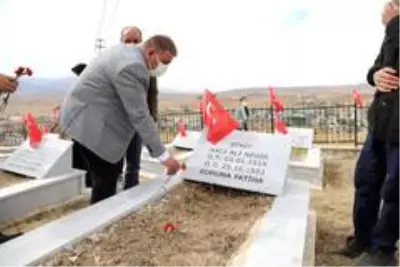 Sunar: 'Şehitlerimizi unutmayacak, unutturmayacağız' Sunar: 'Şehitlerimizi unutmayacak, unutturmayacağız'