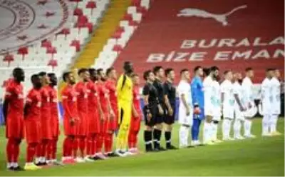 Süper Lig: Sivasspor: 0 - Çaykur Rizespor: 1 (İlk yarı) Süper Lig: Sivasspor: 0 - Çaykur Rizespor: 1 (İlk yarı)