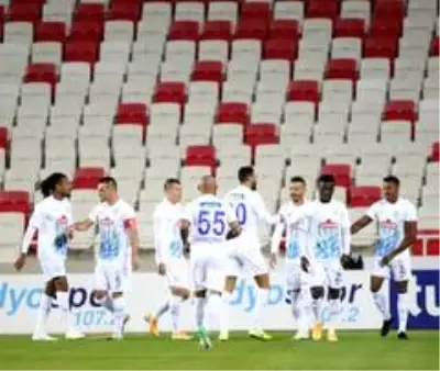 Süper Lig: Sivasspor: 0 - Çaykur Rizespor: 1 (İlk yarı) Süper Lig: Sivasspor: 0 - Çaykur Rizespor: 1 (İlk yarı)