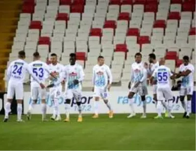 Süper Lig: Sivasspor: 0 - Çaykur Rizespor: 1 (İlk yarı) Süper Lig: Sivasspor: 0 - Çaykur Rizespor: 1 (İlk yarı)