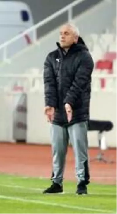 Süper Lig: Sivasspor: 0 - Çaykur Rizespor: 1 (İlk yarı) Süper Lig: Sivasspor: 0 - Çaykur Rizespor: 1 (İlk yarı)