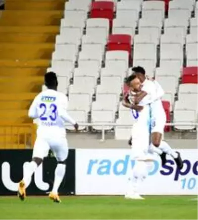 Süper Lig: Sivasspor: 0 - Çaykur Rizespor: 1 (İlk yarı) Süper Lig: Sivasspor: 0 - Çaykur Rizespor: 1 (İlk yarı)