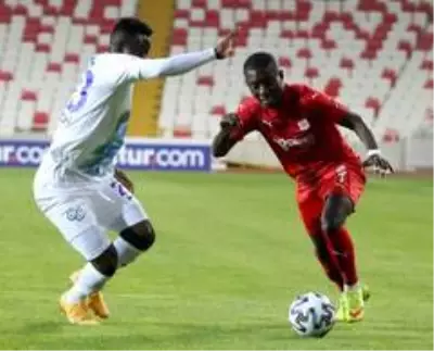 Süper Lig: Sivasspor: 0 - Çaykur Rizespor: 1 (İlk yarı) Süper Lig: Sivasspor: 0 - Çaykur Rizespor: 1 (İlk yarı)