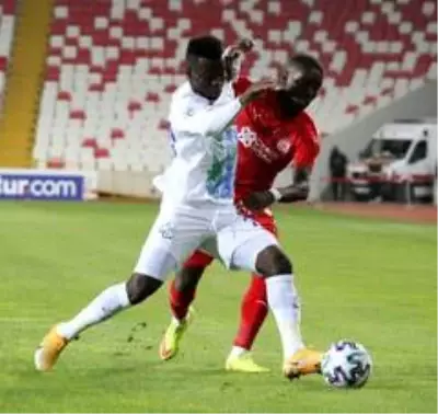 Süper Lig: Sivasspor: 0 - Çaykur Rizespor: 1 (İlk yarı) Süper Lig: Sivasspor: 0 - Çaykur Rizespor: 1 (İlk yarı)