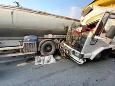 Son dakika... TEM Otoyolunda feci kaza: 1 ölü, 1 yaralı Son dakika... TEM Otoyolunda feci kaza: 1 ölü, 1 yaralı