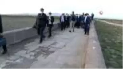 Ulaştırma ve Altyapı Bakanı Adil Karaismailoğlu Afyonkarahisar'da tarihi köprüyü inceledi Ulaştırma ve Altyapı Bakanı Adil Karaismailoğlu Afyonkarahisar'da tarihi köprüyü inceledi