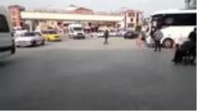 'Yan baktın' kavgasında bir kişi bıçaklandı - DÜZCE 'Yan baktın' kavgasında bir kişi bıçaklandı - DÜZCE