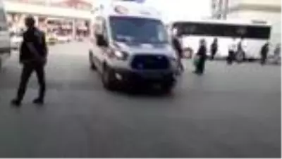 'Yan baktın' kavgasında bir kişi bıçaklandı - DÜZCE 'Yan baktın' kavgasında bir kişi bıçaklandı - DÜZCE