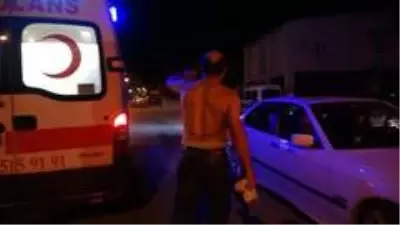 Yayalara çarpan alkollü sürücüye bir vatandaş tampon yaptı Yayalara çarpan alkollü sürücüye bir vatandaş tampon yaptı