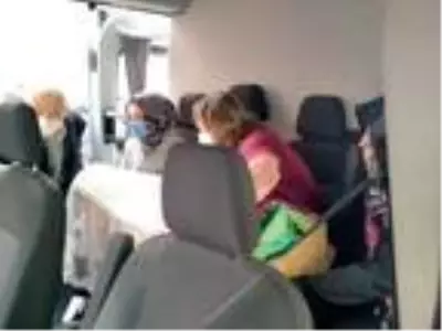 2 yaşındaki kızını son yolculuğuna kucağında uğurladı 2 yaşındaki kızını son yolculuğuna kucağında uğurladı