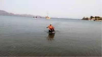 29 kilometrelik mesafeyi 12 saatte yüzdü 29 kilometrelik mesafeyi 12 saatte yüzdü