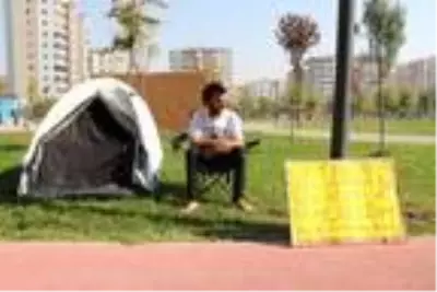 4 yılda 51 şehri otostop çekerek gezip, 10 liraya dert dinledi 4 yılda 51 şehri otostop çekerek gezip, 10 liraya dert dinledi