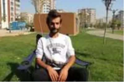 4 yılda 51 şehri otostop çekerek gezip, 10 liraya dert dinledi 4 yılda 51 şehri otostop çekerek gezip, 10 liraya dert dinledi