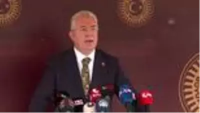 Akbaşoğlu: 'Amerikan büyükelçiliğinin kendi görevlerini askıya alması doğru bir yaklaşım değil' Akbaşoğlu: 'Amerikan büyükelçiliğinin kendi görevlerini askıya alması doğru bir yaklaşım değil'