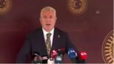 Akbaşoğlu: 'Amerikan büyükelçiliğinin kendi görevlerini askıya alması doğru bir yaklaşım değil' Akbaşoğlu: 'Amerikan büyükelçiliğinin kendi görevlerini askıya alması doğru bir yaklaşım değil'