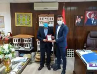 Altınorduspor Spor Dış Sportif Etkinlikler Direktörü Korkmaz'dan Başkan Şahin'e ziyaret Altınorduspor Spor Dış Sportif Etkinlikler Direktörü Korkmaz'dan Başkan Şahin'e ziyaret