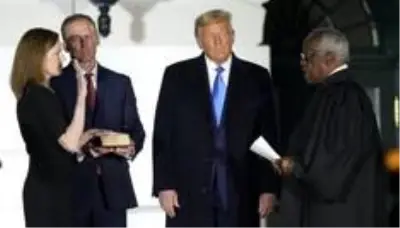 Amy Coney Barrett: ABD Senatosu, Trump'ın adayının Yüksek Mahkeme yargıcı olmasını onayladı Amy Coney Barrett: ABD Senatosu, Trump'ın adayının Yüksek Mahkeme yargıcı olmasını onayladı