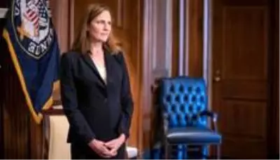 Amy Coney Barrett: ABD Senatosu, Trump'ın adayının Yüksek Mahkeme yargıcı olmasını onayladı Amy Coney Barrett: ABD Senatosu, Trump'ın adayının Yüksek Mahkeme yargıcı olmasını onayladı