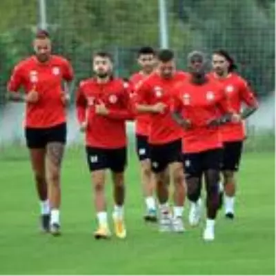 Antalyaspor, 8 eksikle Fenerbahçe maçına hazırlanıyor Antalyaspor, 8 eksikle Fenerbahçe maçına hazırlanıyor