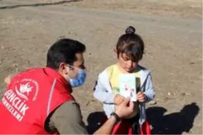 Son dakika yaşam: 'Askıda Kitap' Narmanlı çocuklara ulaştı Son dakika yaşam: 'Askıda Kitap' Narmanlı çocuklara ulaştı