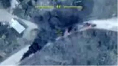 Son dakika haber... Dağlık Karabağ'daki Ermenistan silahlı güçlerinin başında bulunan Harutyunyan'ın içinde olduğu belirtilen aracın vurulma anı Son dakika haber... Dağlık Karabağ'daki Ermenistan silahlı güçlerinin başında bulunan Harutyunyan'ın içinde olduğu belirtilen aracın vurulma anı