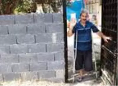 Bacağını kaybetti, gençleri uyardı: Benden ibret alın ve sigarayı bırakın Bacağını kaybetti, gençleri uyardı: Benden ibret alın ve sigarayı bırakın