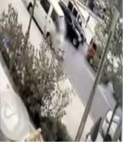 Bağcılar'da gasbın ardından kılık değiştiren kadın şüpheli kamerada Bağcılar'da gasbın ardından kılık değiştiren kadın şüpheli kamerada