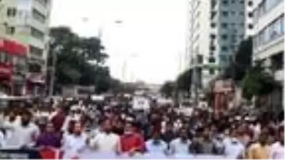Son dakika haberleri: Bangladeş'te Macron'a öfke: Ülkede 'Fransız ürünlerini boykot edin' sesleri yükseldi Son dakika haberleri: Bangladeş'te Macron'a öfke: Ülkede 'Fransız ürünlerini boykot edin' sesleri yükseldi