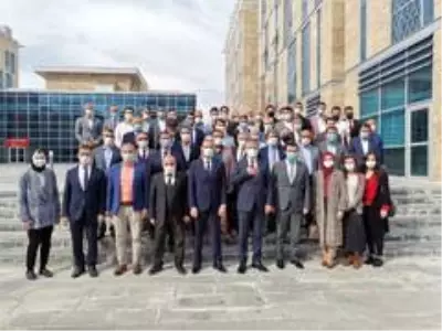 Başkan Çopuroğlu mazbatasını aldı Başkan Çopuroğlu mazbatasını aldı
