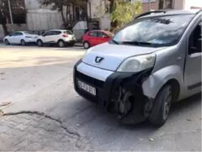 Bilecik'te hafif ticari araç ile motosikletin çarpıştı, 1 kişi yaralandı Bilecik'te hafif ticari araç ile motosikletin çarpıştı, 1 kişi yaralandı