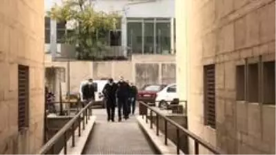 Bursa'da kovalamaca sonucu yakalandı, el bombası çıktı Bursa'da kovalamaca sonucu yakalandı, el bombası çıktı