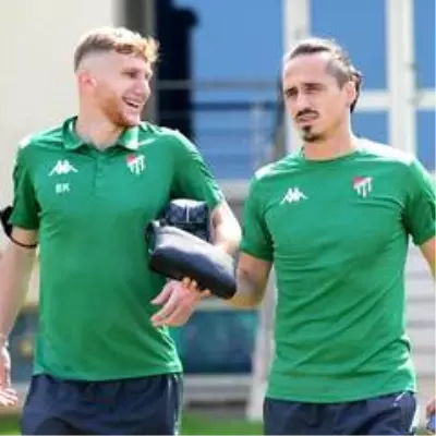 Bursaspor'da Serdar Özkan ve Sedat Dursun tartışması Bursaspor'da Serdar Özkan ve Sedat Dursun tartışması
