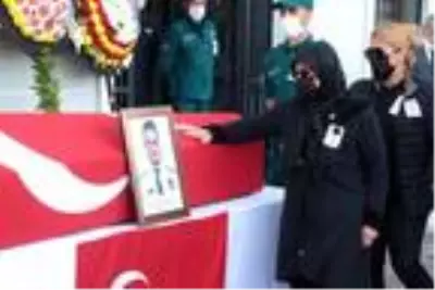 Çanakkale'de merdivenden düşüp, ölen gümrük muhafaza memuru için tören Çanakkale'de merdivenden düşüp, ölen gümrük muhafaza memuru için tören