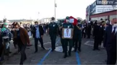 Son dakika haberi: Çanakkale'de Şehit Gümrük Memuru için tören düzenlendi Son dakika haberi: Çanakkale'de Şehit Gümrük Memuru için tören düzenlendi