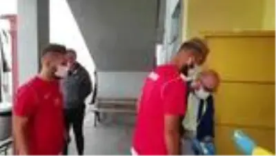 Düzcespor'da 16 futbolcunun koronavirüs testi pozitif çıktı Düzcespor'da 16 futbolcunun koronavirüs testi pozitif çıktı