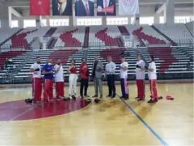 Eğirdir Belediyespor Kick Boks Kulübü sporcuları siyah kuşağa terfi etti Eğirdir Belediyespor Kick Boks Kulübü sporcuları siyah kuşağa terfi etti