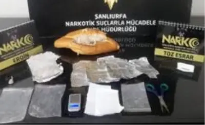 Son dakika haberi | Ekmek arası uyuşturucu satışına darbe: 2 gözaltı Son dakika haberi | Ekmek arası uyuşturucu satışına darbe: 2 gözaltı