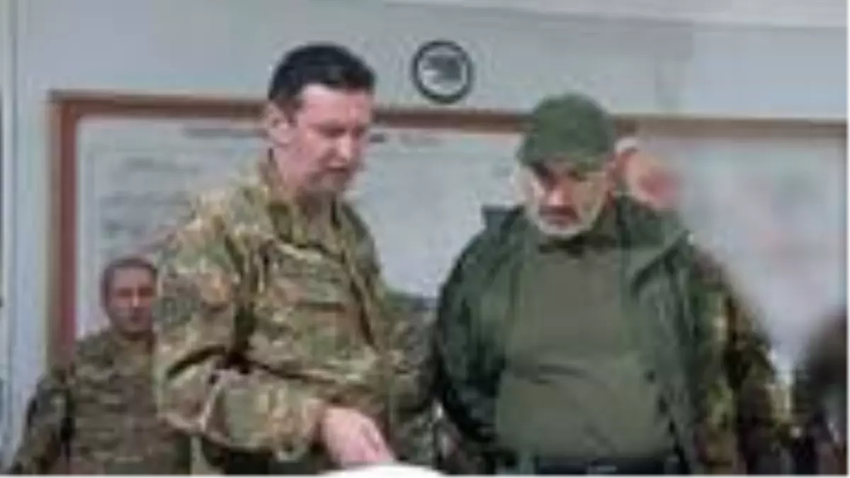 Ermenistan'a üst düzey darbe! Dağlık Karabağ'ın sözde savunma bakanı cephede yaralandı